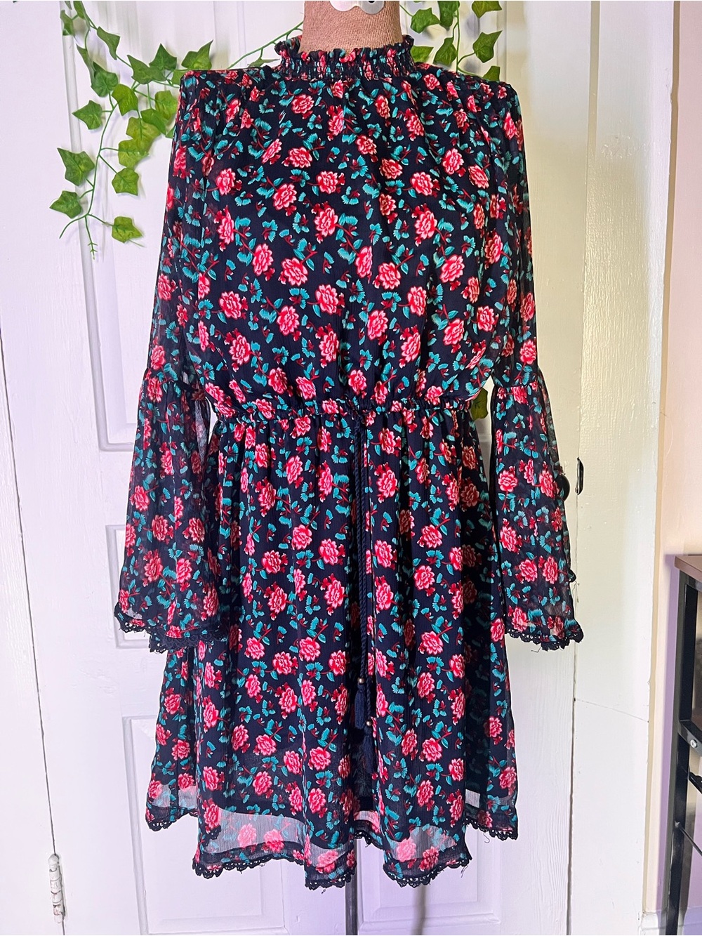 Forever 21 Black Floral Long-Sleeve Smocked Waist Dress
